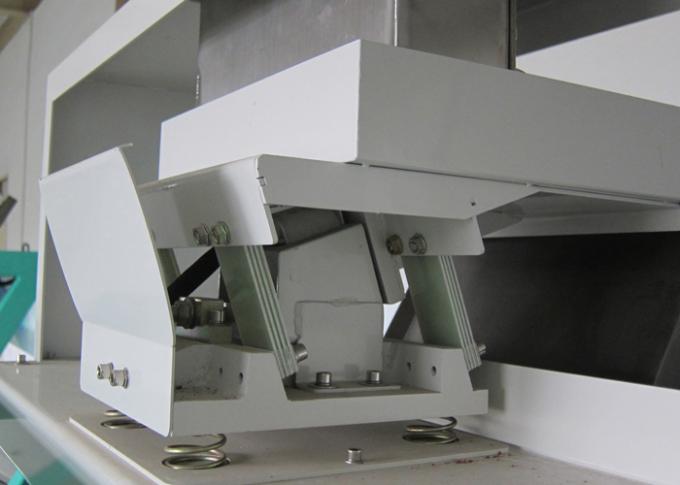 Máquina de classificação automática da cor do arroz das rampas de 2.0KW AC220V 50HZ 2 com capacidade 1,5 ~ 2,0 Ton Per Hour